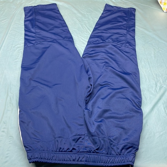 Beautiful Nike Sweatpants - Picture 4 of 4